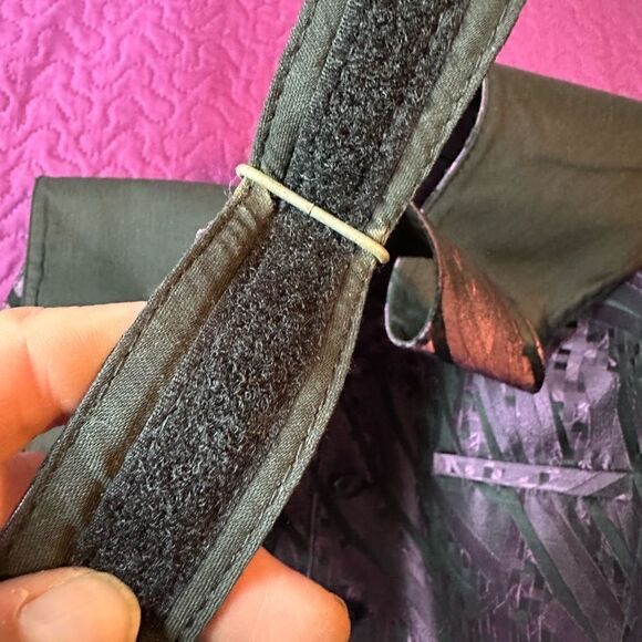 Mens Bracci beautiful black & purple vest adjustable at neck and back - Picture 3 of 6